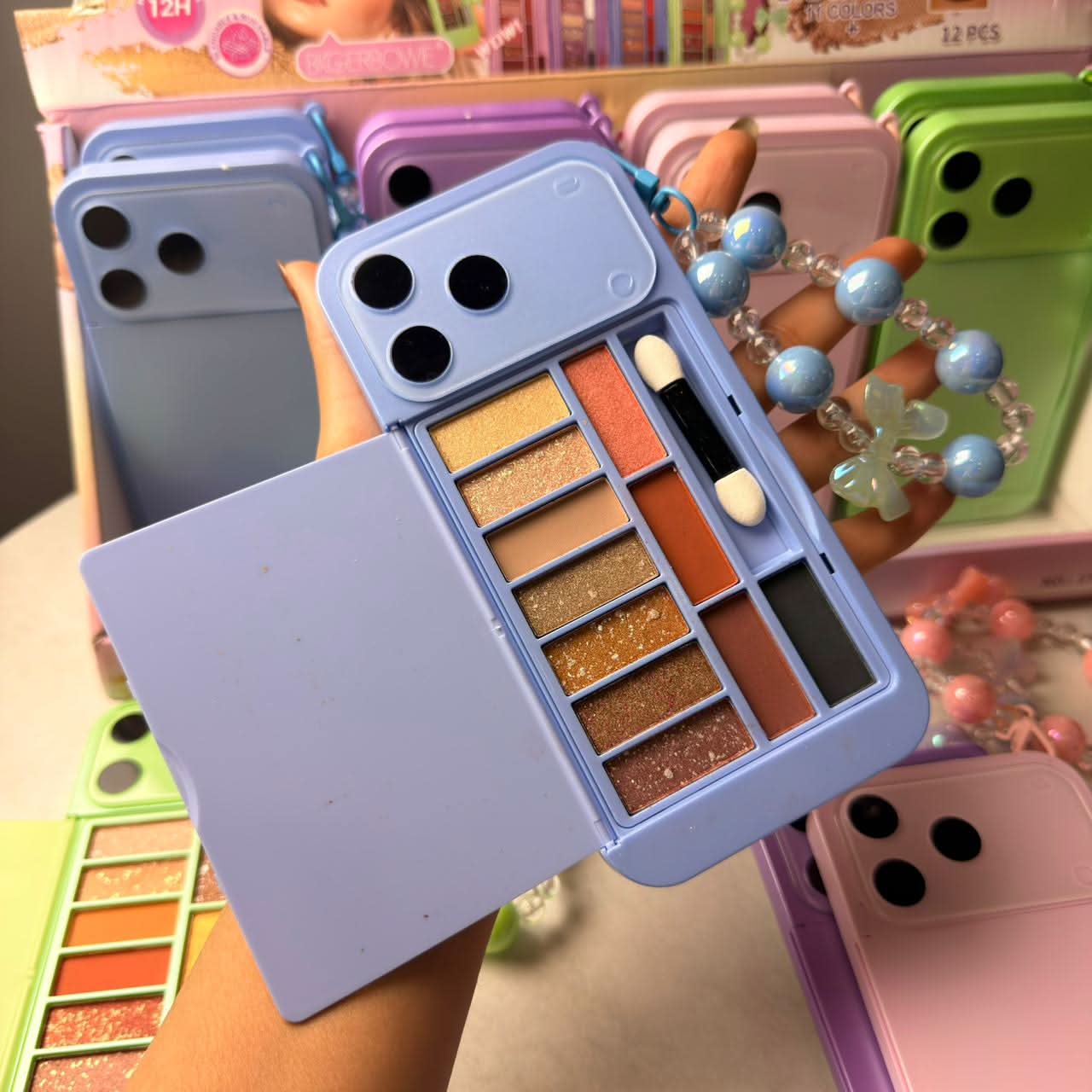 Fashion Phone Shape Eyeshadow Palette – iPhone 17 Pro Max Style Makeup Kit